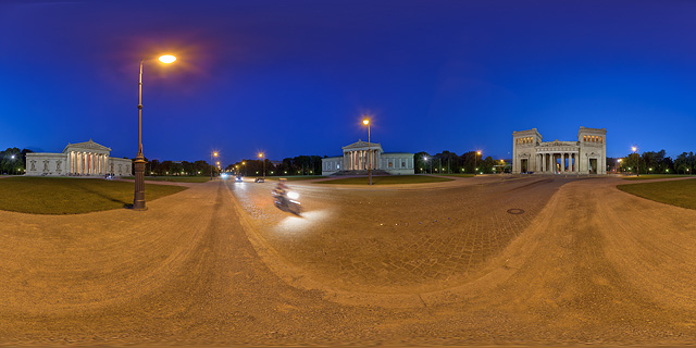 Königsplatz bei Nacht